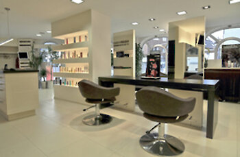 L´Oreal Professionelle und FORMAT SHOP-DESIGN sind Partner